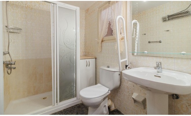 Sale · Apartment / Flat · Roses