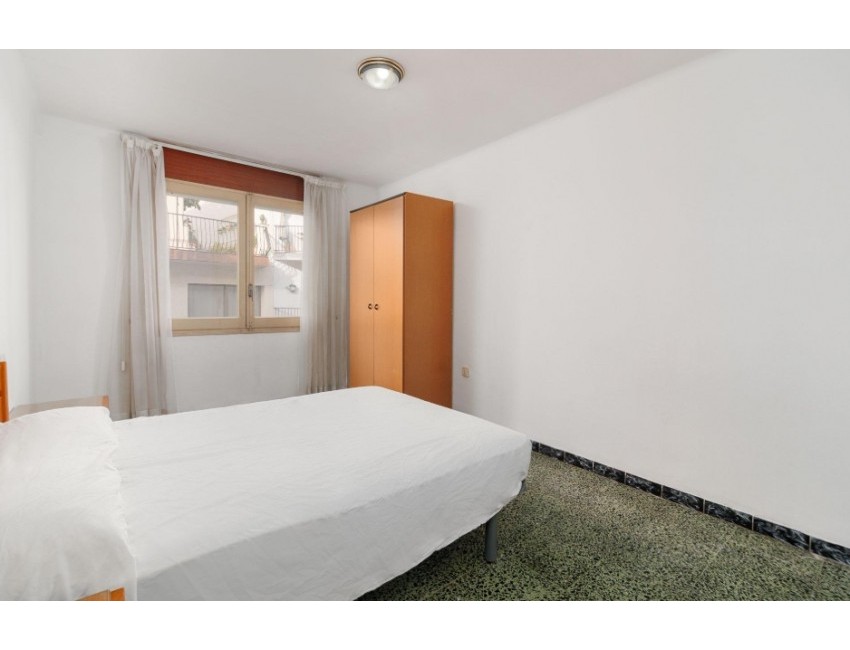 Sale · Apartment / Flat · Roses