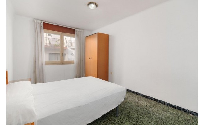 Sale · Apartment / Flat · Roses