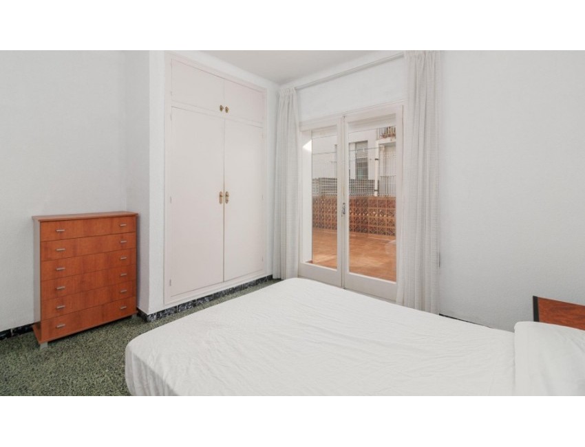 Sale · Apartment / Flat · Roses