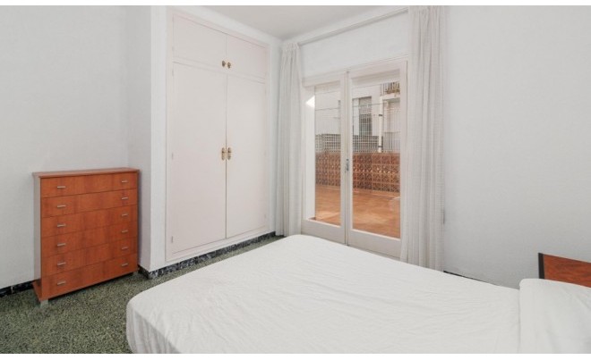 Sale · Apartment / Flat · Roses