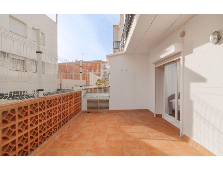 Sale · Apartment / Flat · Roses