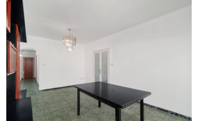 Sale · Apartment / Flat · Roses