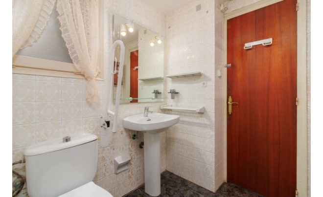 Sale · Apartment / Flat · Roses