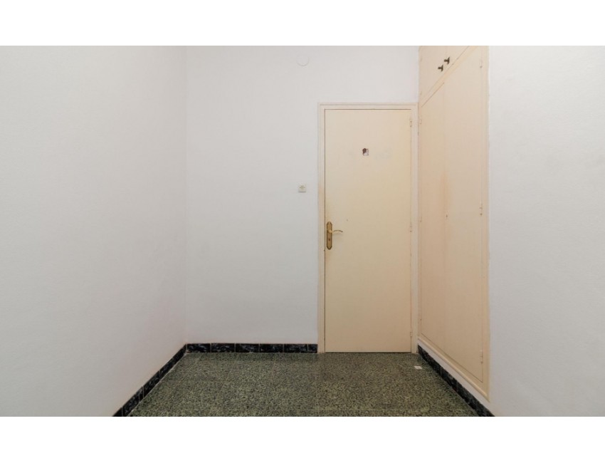 Sale · Apartment / Flat · Roses