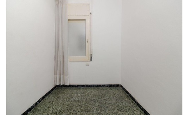 Sale · Apartment / Flat · Roses