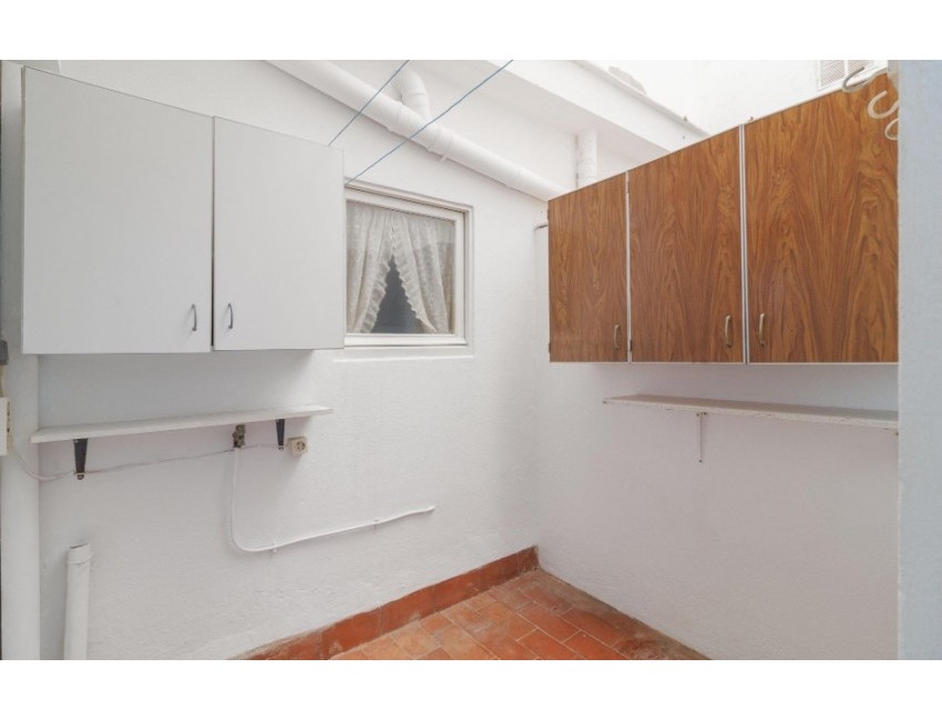 Sale · Apartment / Flat · Roses