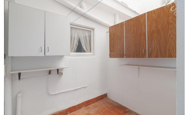 Sale · Apartment / Flat · Roses