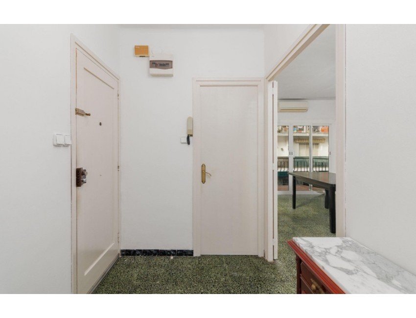 Sale · Apartment / Flat · Roses