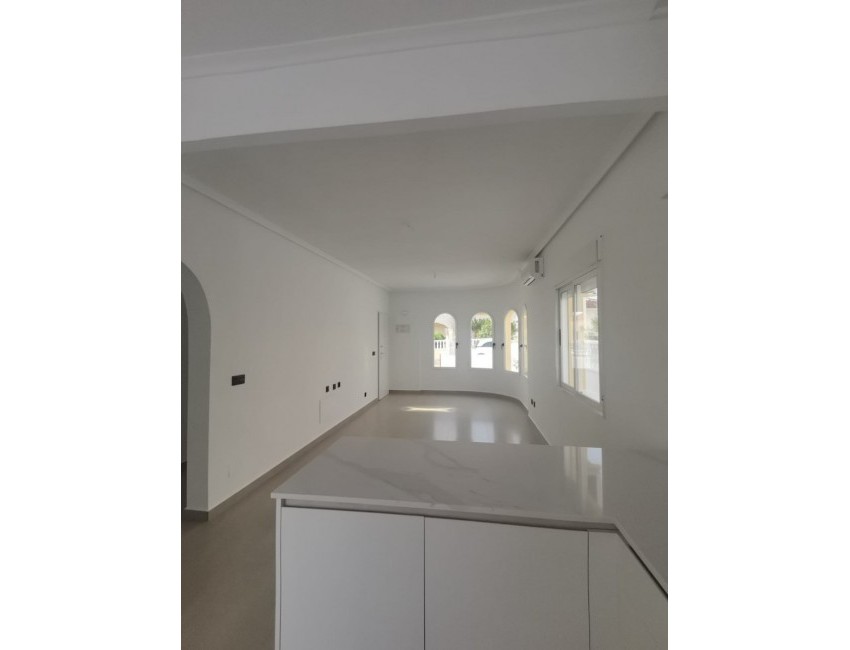 Venta · Villa / Chalet · Orihuela