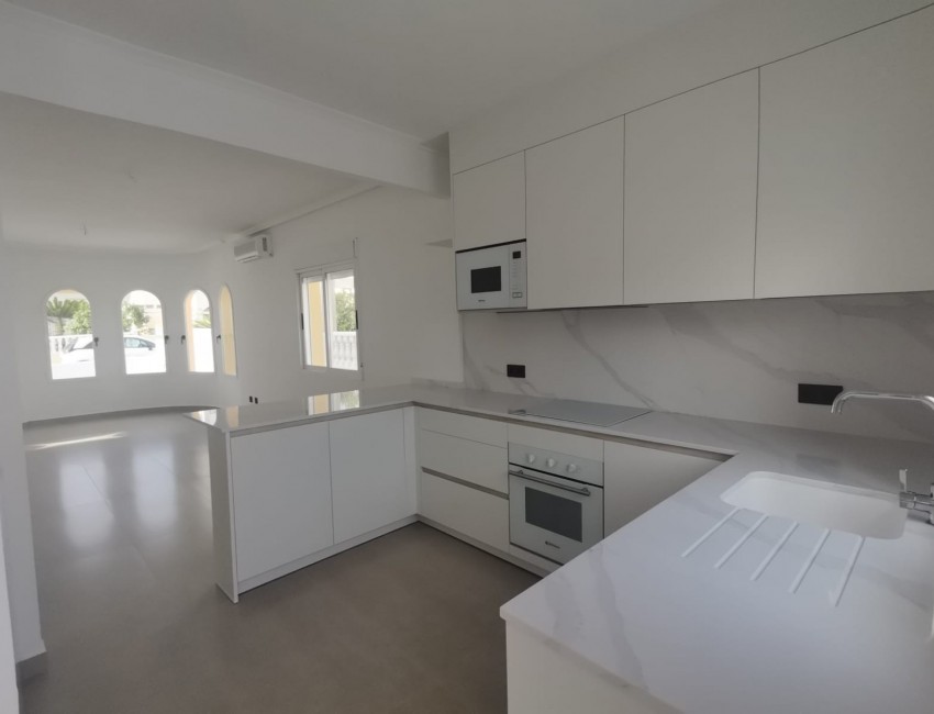 Venta · Villa / Chalet · Orihuela