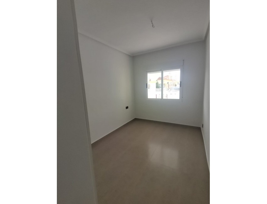 Venta · Villa / Chalet · Orihuela