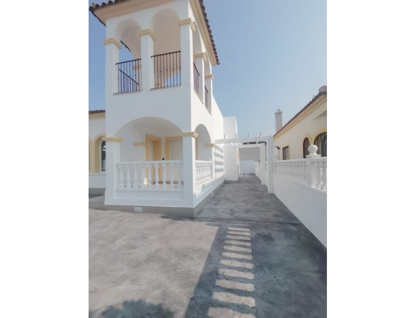 Venta · Villa / Chalet · Orihuela
