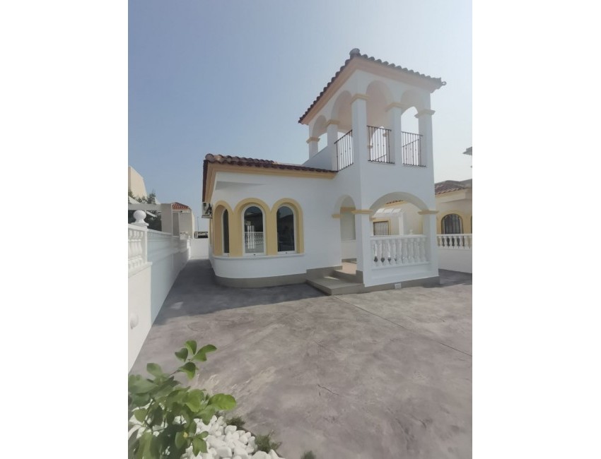 Venta · Villa / Chalet · Orihuela