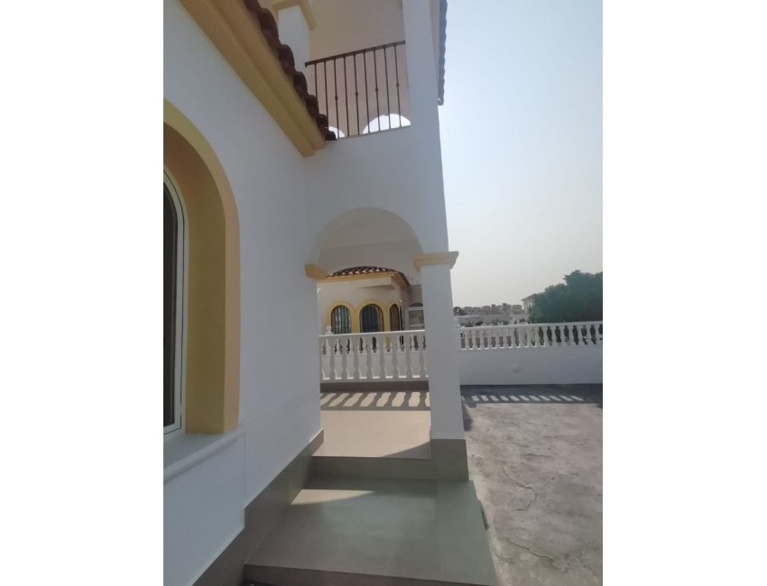 Venta · Villa / Chalet · Orihuela