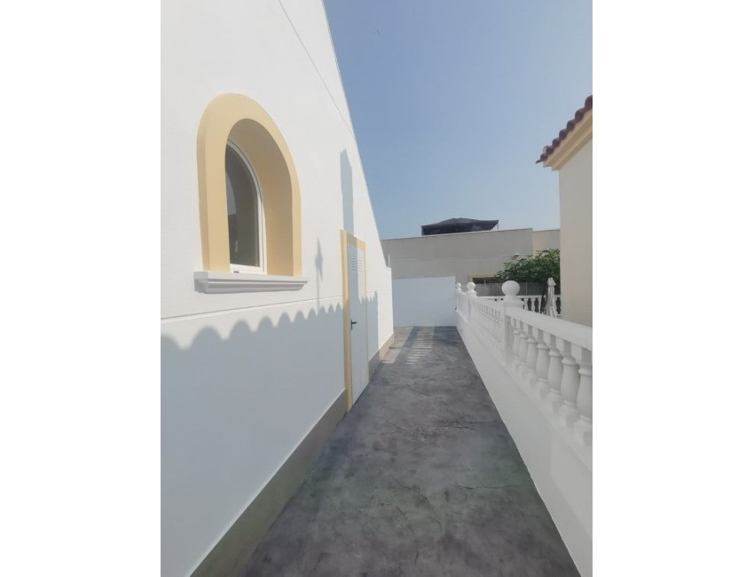 Venta · Villa / Chalet · Orihuela