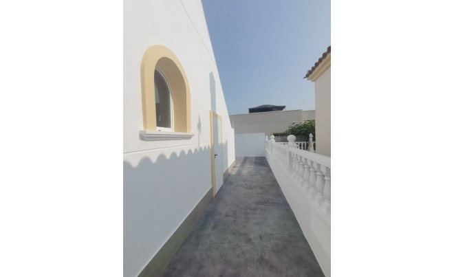 Venta · Villa / Chalet · Orihuela