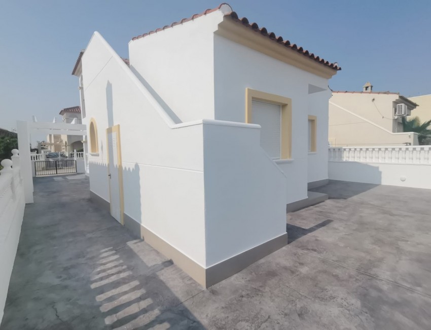 Venta · Villa / Chalet · Orihuela