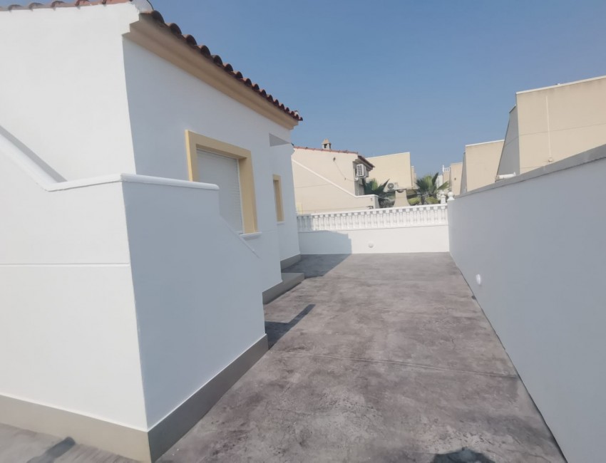 Venta · Villa / Chalet · Orihuela