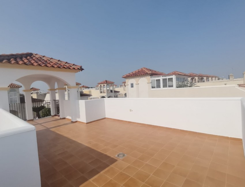 Venta · Villa / Chalet · Orihuela