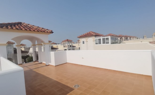Venta · Villa / Chalet · Orihuela