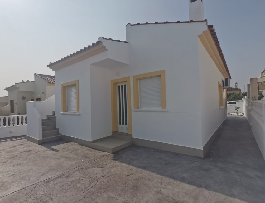 Venta · Villa / Chalet · Orihuela