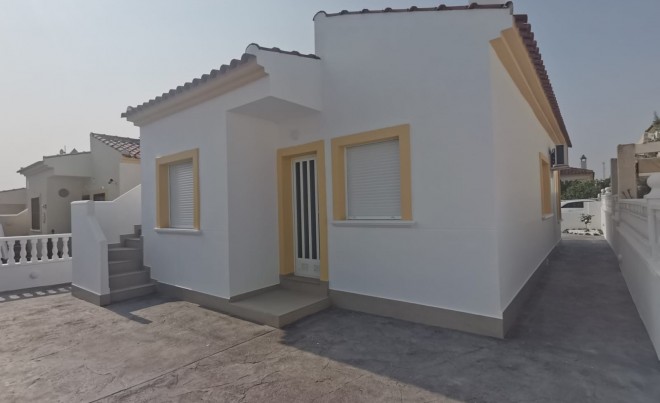 Venta · Villa / Chalet · Orihuela
