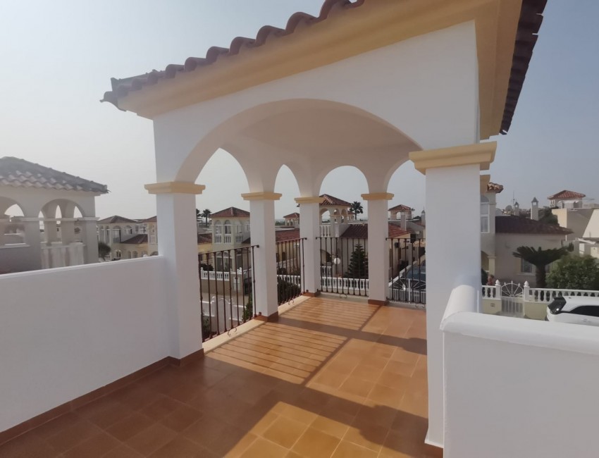 Venta · Villa / Chalet · Orihuela