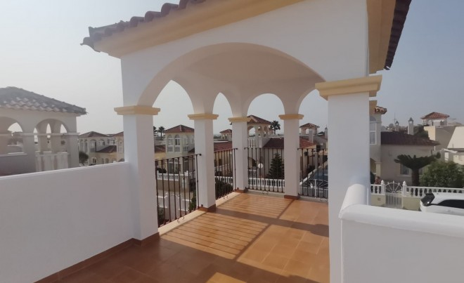 Venta · Villa / Chalet · Orihuela