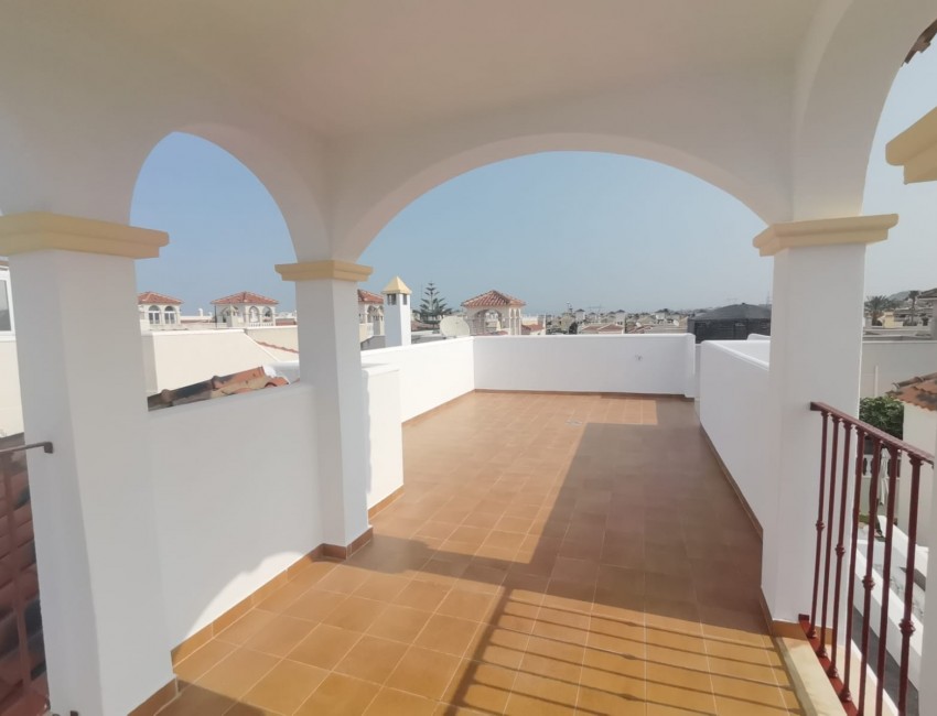 Venta · Villa / Chalet · Orihuela