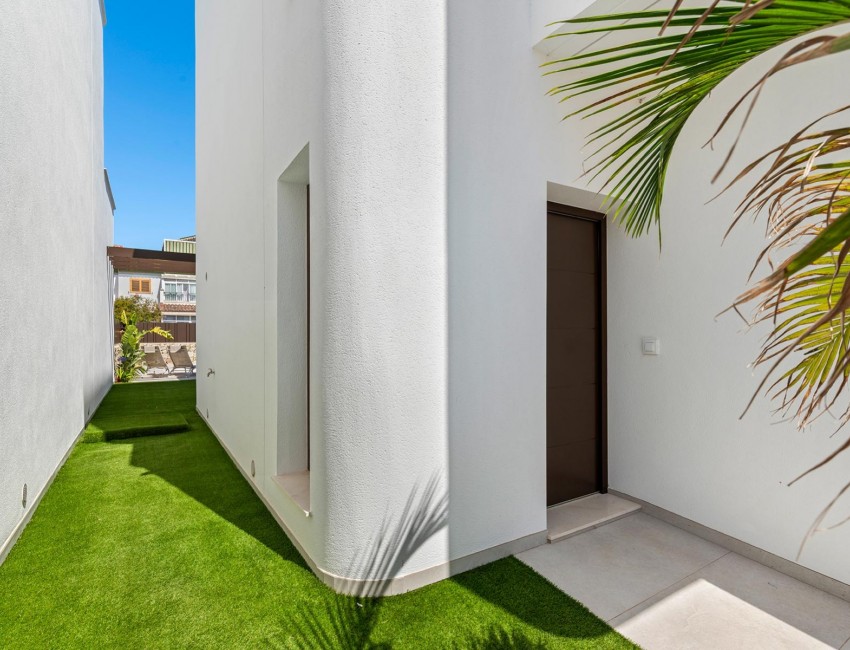 New Build · Villa · Pilar de la Horadada · Mil Palmeras