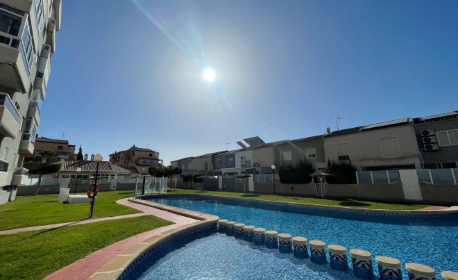 Revente · Appartement · Torrevieja · Nueva Torrevieja - Aguas Nuevas