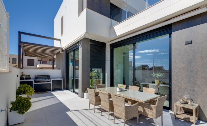 Nueva construcción  · Villa / Chalet · Pilar de la Horadada · Lo Romero Golf