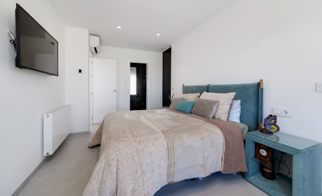 Nueva construcción  · Villa / Chalet · Pilar de la Horadada · Lo Romero Golf