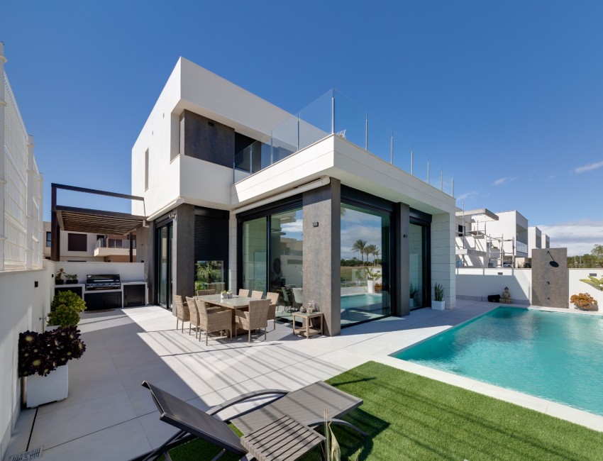 Nueva construcción  · Villa / Chalet · Pilar de la Horadada · Lo Romero Golf