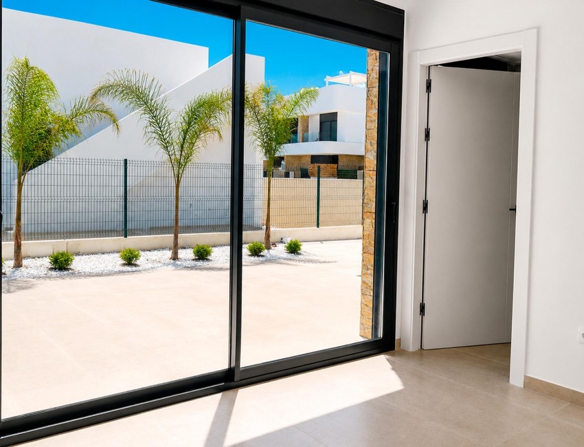Nueva construcción  · Villa / Chalet · Los Montesinos · La Herrada