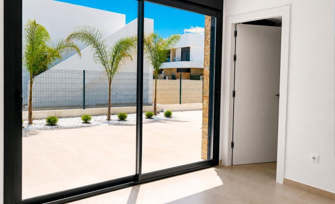 Nueva construcción  · Villa / Chalet · Los Montesinos · La Herrada