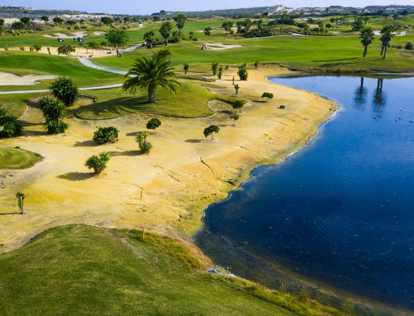 Nueva construcción  · Villa / Chalet · Los Montesinos · Vistabella Golf